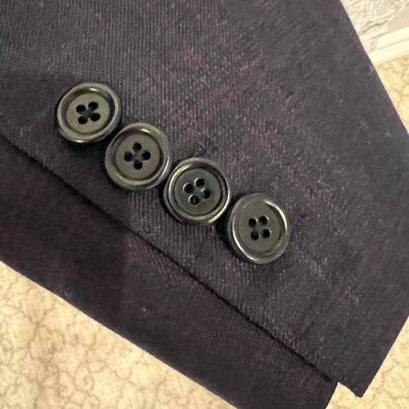 Navy Zegna 40 Regular Suit With Subtle Red Plaid - Picture 16 of 16